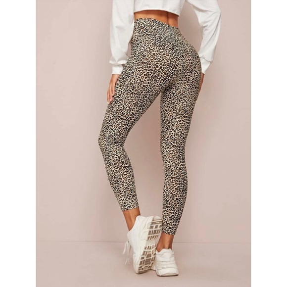 Leopard print leggings soft knit elastic waist - Picture 2 of 2